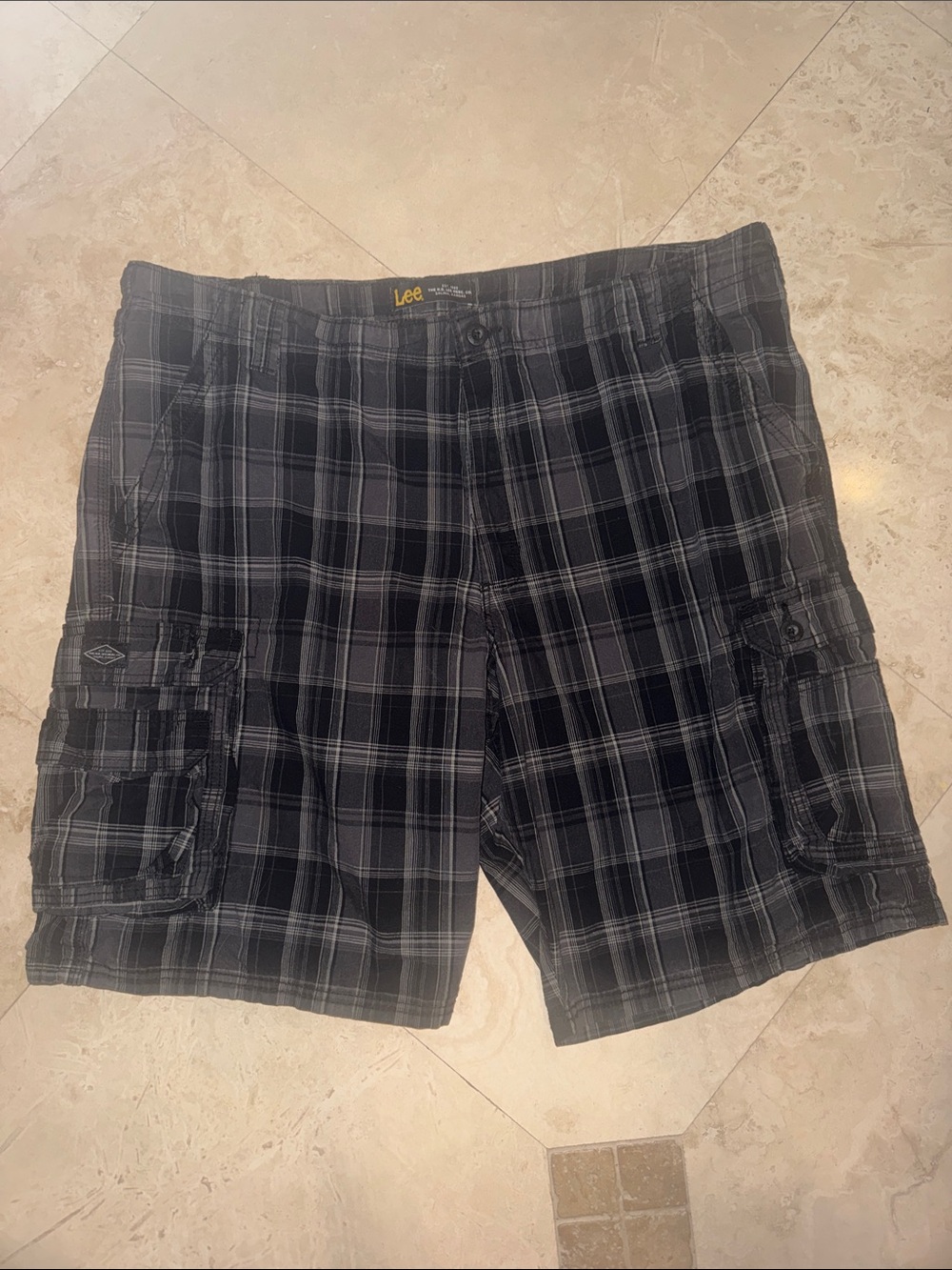 Lee Men's Black Plaid Cargo Shorts